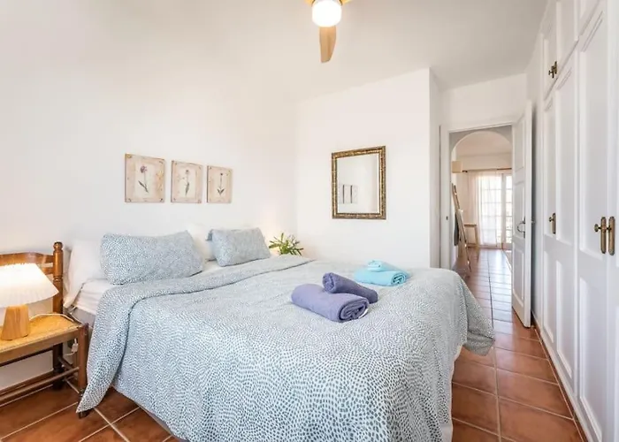 Casita Al Lado De La Playa Con Piscina Y Jardines En Menorca