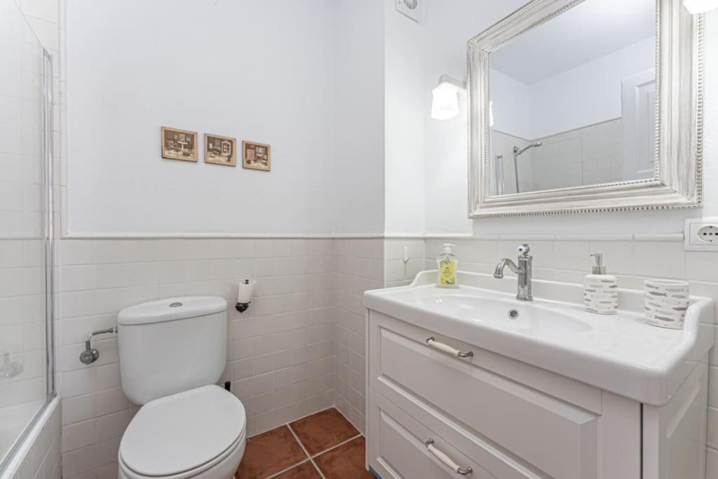 Casita Al Lado De La Playa Con Piscina Y Jardines En Menorca